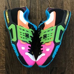 DC shoes skate shoes